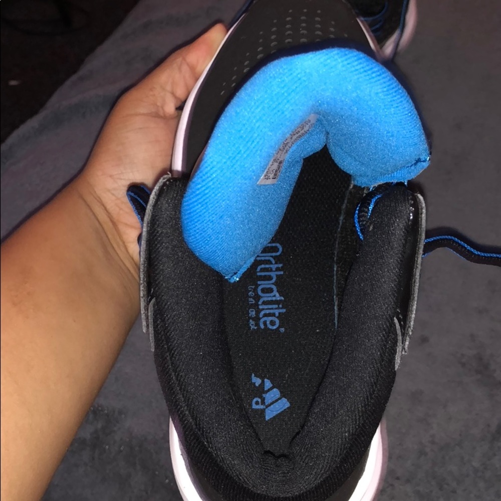 BRAND NEW ADIDAS NEVER BEEN WORN - Picture 4 of 8